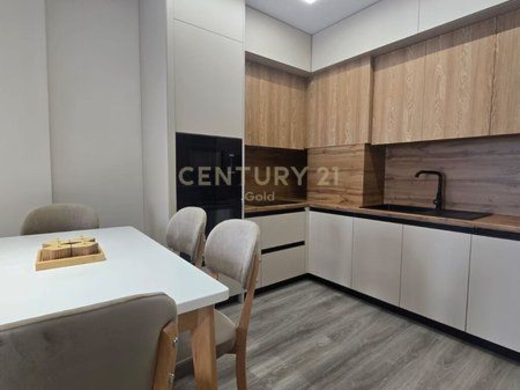 🏡 JEPET ME QIRA APARTAMENT 1+1 TEK REZIDENCA E-88, LAPRAKË !
