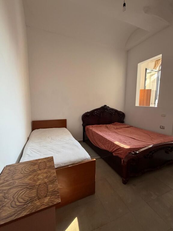 GARSIONERE 18000 LEKE.VILAT GJERMANE