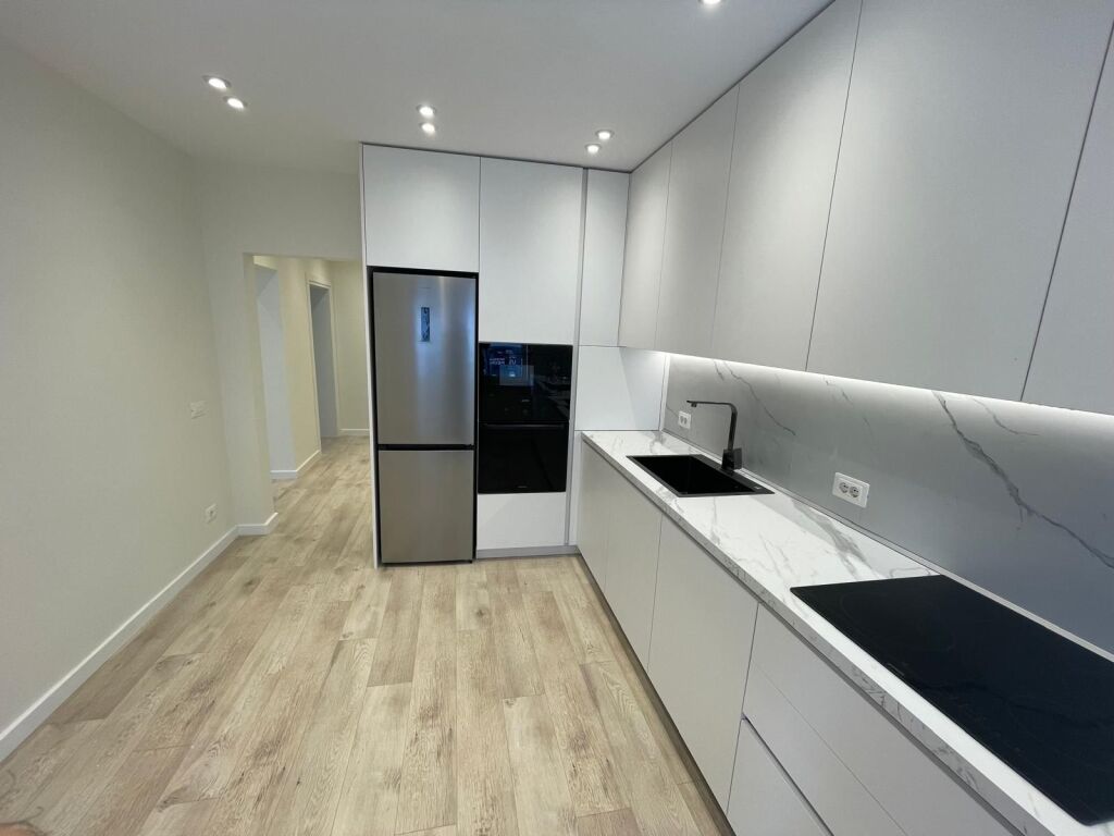 🏡 Jepet me Qira Garsoniere – Bllok, Tiranë