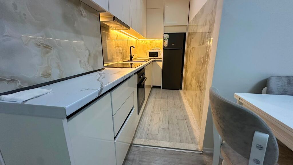 Apartament 1+1 per qira tek gjimnazi Partizani