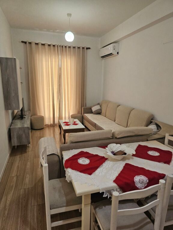 📌 Jepet me Qira Apartament 2+1 – Ali Demi, Mangalem