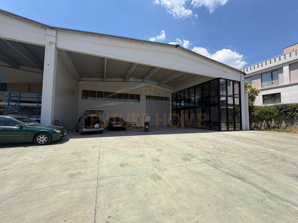 Qira, Kapanon, Autostrada Tiranë-Durrës (Prane QTU).