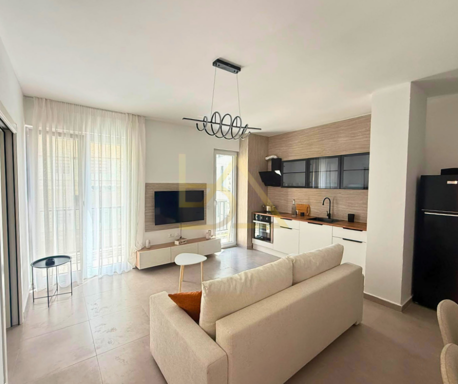 Apartament 1+1 për Shitje – Plazhi i Golemit, Kavajë