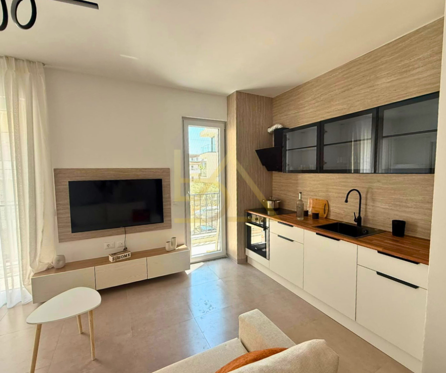 Apartament 1+1 për Shitje – Plazhi i Golemit, Kavajë