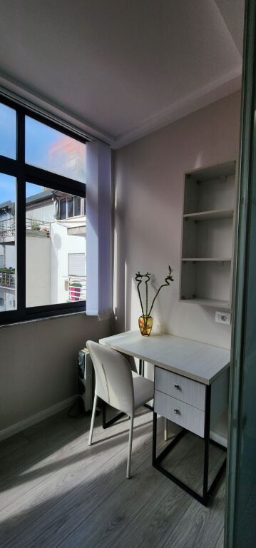 Jepet me qira super apartament 1+1 + studio me ballkon në Rrugën Islam Alla, Tiranë   ID 5275