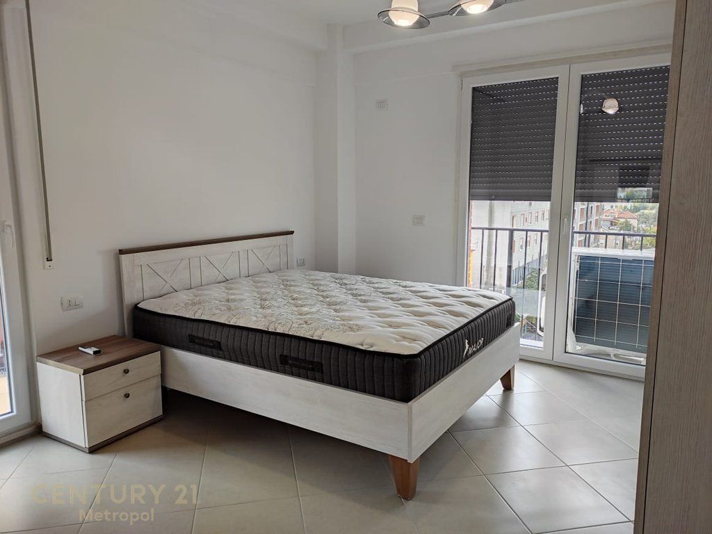 APARTAMENT PËR SHITJE TEK 21 DHJETORI – PRANË INXHINIERISË