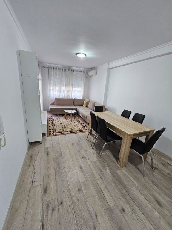Jepet Apartament 2+1 me qera Tek Kompleks Kontakt, 21 Dhjetori   ID 5272