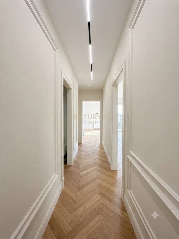 Apartment 1+1 for sale at 21 Dhjetori