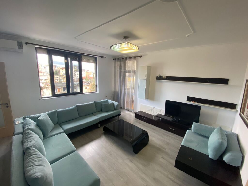 2+1+2/Qira📍Shkolla e baletit 📌700 €