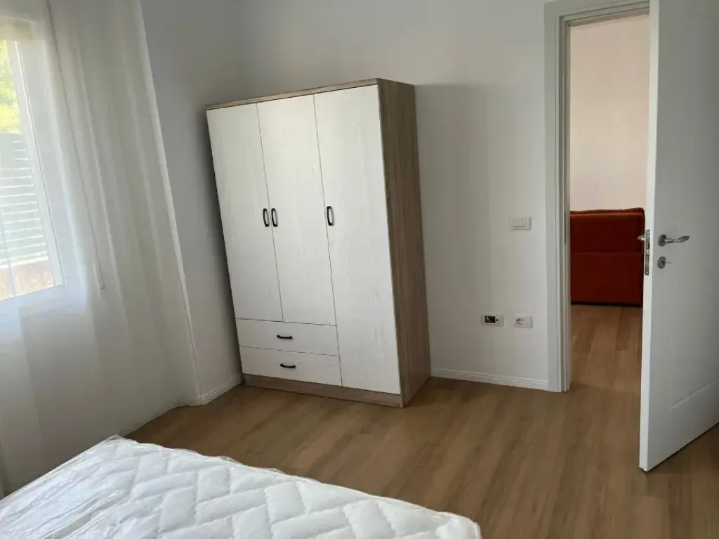 Qera | Vilë 1 + 1 | Ali Demi | 400 €/muaj