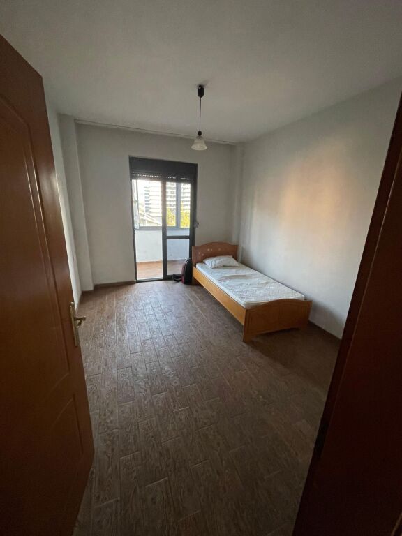 Affitto | Apartament 2 + 1 | Laprake | 300 €/mese