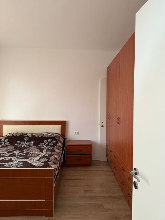APARTAMENT ME QERA