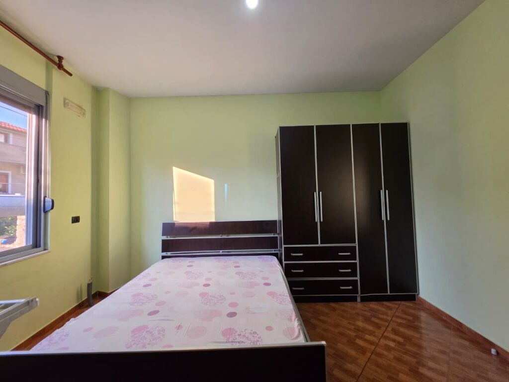 🏡 IN AFFITTO: Appartamento 2+1 | 80 m² | Vicino alla Facoltà di Economia – Gramoz Pashko | 45.000 Lek/Mese