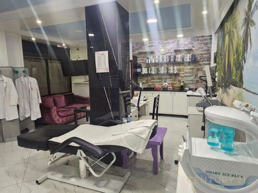  Locale Commerciale in Affitto in Via Durazzo, Tirana - 500€ | 70 m²