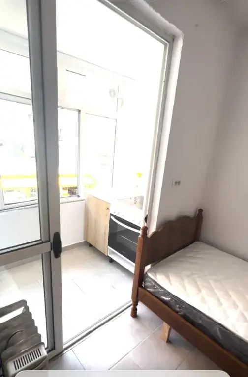 Qera | Garsoniere | Prane Medreses, Rruga Ferit Xhajko | 350 €/muaj