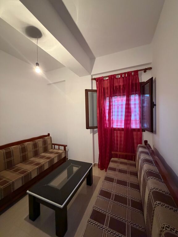 Apartament 1+1 me qera ne Yzberisht, Tirane.