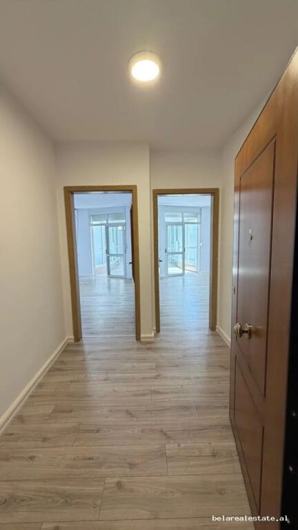 Ufficio in Affitto 3+1 Vicino all'ex Esposizione (ID BZ21018) Tirana