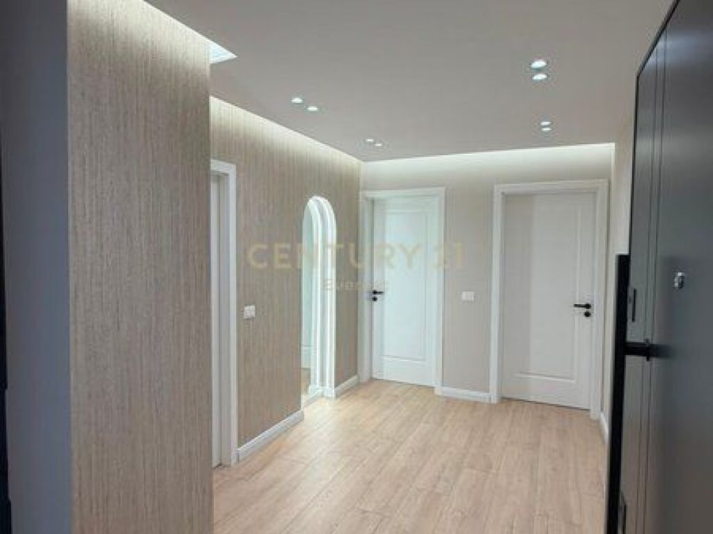 SHITET APARTAMENT 1+1, PRANË LIQENIT TË TIRANËS