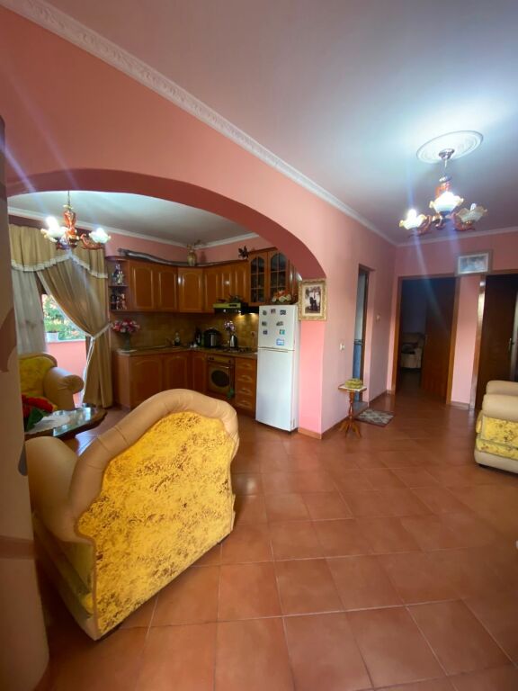Apartament 3+1, Misto Mame!