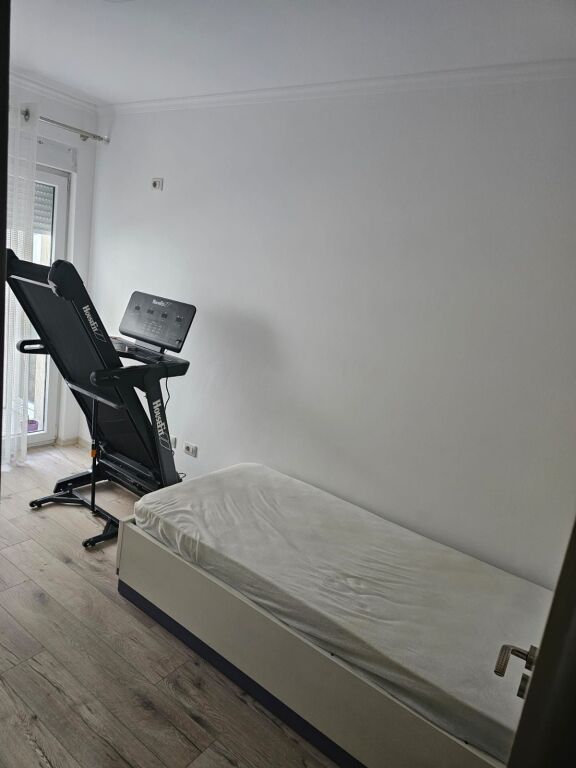 Jepet Apartament 2+1 me qera Tek Kompleks Kontakt, 21 Dhjetori   ID 5272