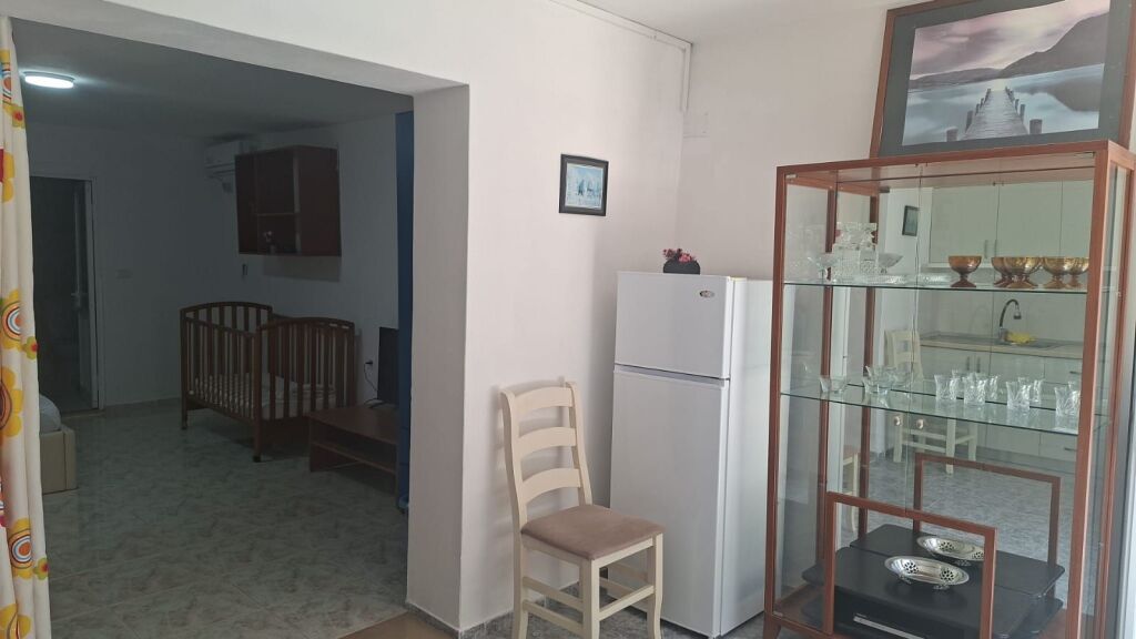Apartament 1+1 me Qira Afatgjatë – Lungomare, Pas Lokal Taushan