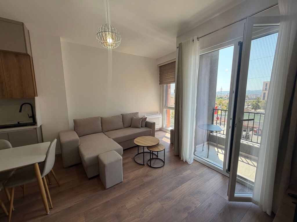 📣 QERA APARTAMENT 1+1 + PARKING 📍 Paskuqan  🏢 Pallat i ri 🛋️ Mobilim i ri, i pabanuar më parë 🚗 Post parkimi  💰 45.000 Lekë/Muaj – I PADISKUTUESHËM