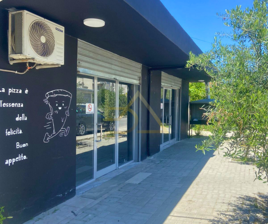 Locale Commerciale + Casa Privata in Vendita – Quartiere 17, Durrës