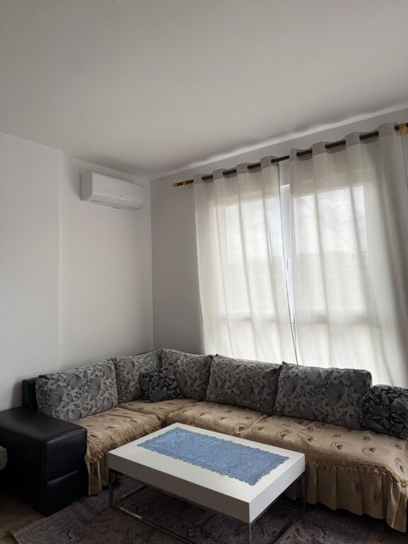 APARTAMENT ME QERA