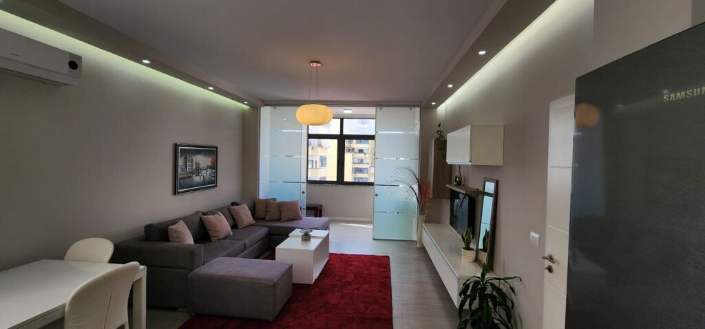 Jepet me qira super apartament 1+1 + studio me ballkon në Rrugën Islam Alla, Tiranë   ID 5275