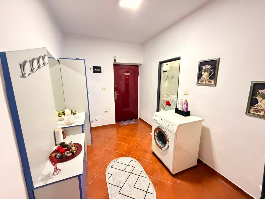 Apartament 1+1 per Shitje Rruga Fortuzi !