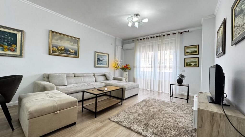 Apartment 1+1 for rent near the Artistic High School