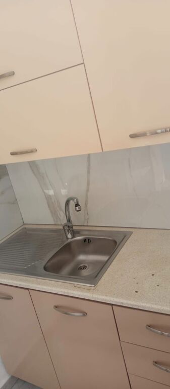 APPARTAMENTO 1+1. 25000 LEKE.CITTÀ STUDENTI