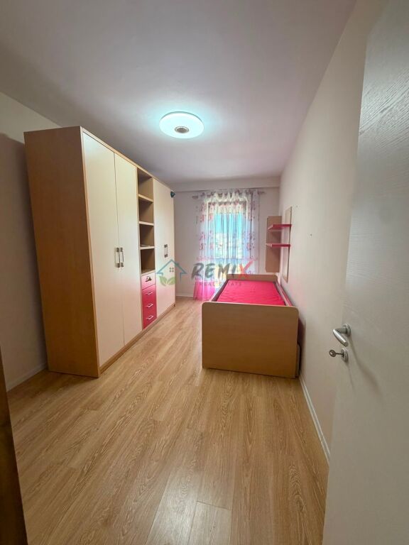 🏡 Jepet me qera apartament modern 2+1 në një rezidencë të qetë dhe të gjelbëruar!