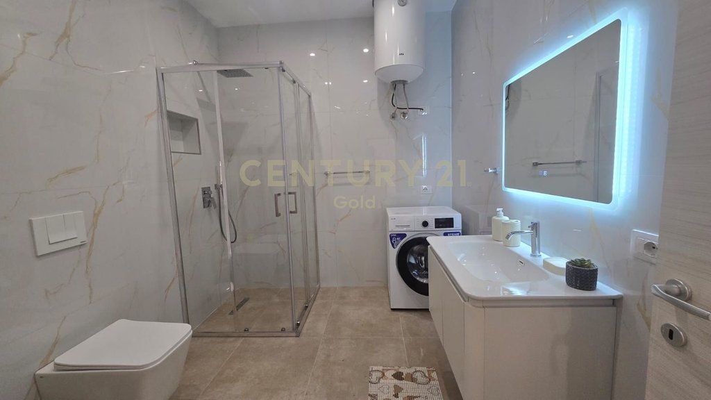 JEPET ME QIRA APARTAMENT 1+1 TEK REZIDENCA E-88, LAPRAKË !