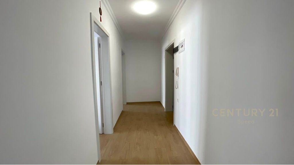 Appartamento 2+1+2 In Affitto Al 9° Piano
