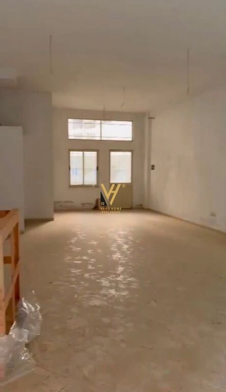 JEPET AMBIENT BIZNESI 77 M2 ME QERA NE YZBERISHT 450 EURO