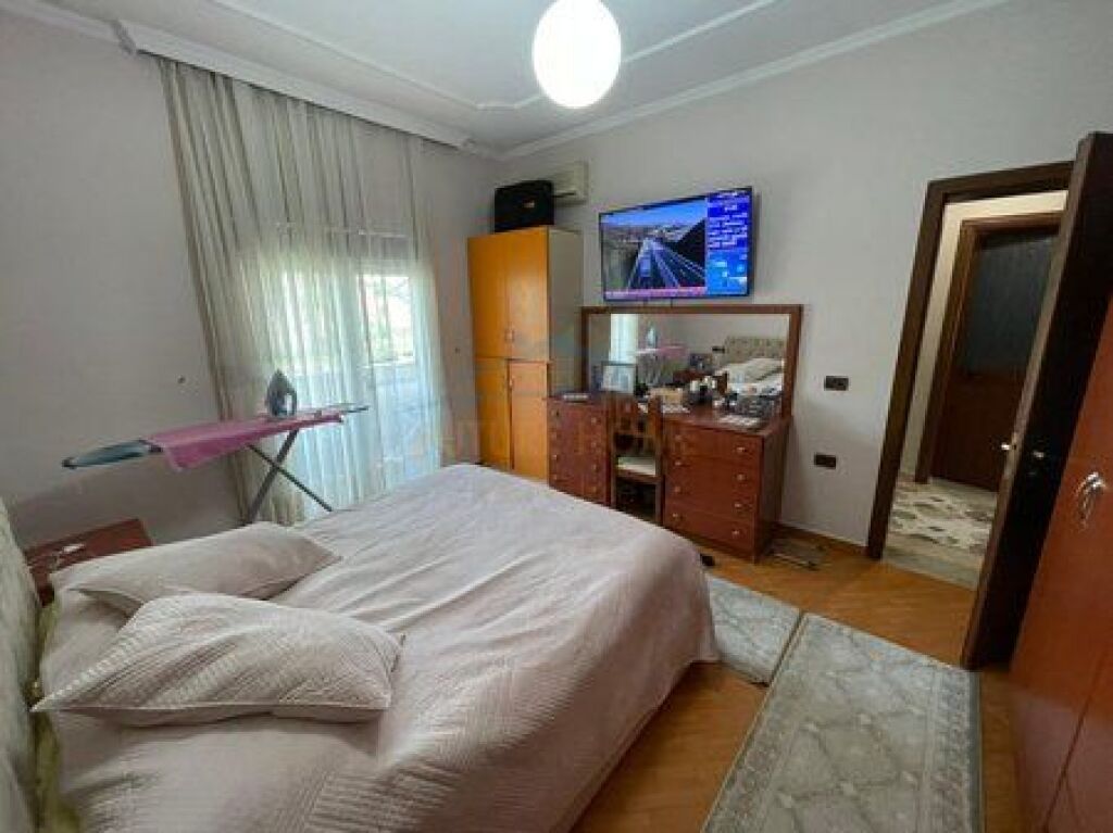 Qera, Apartament 2+1+Post Parkimi , Rruga Siri Kodra, Tirane .
