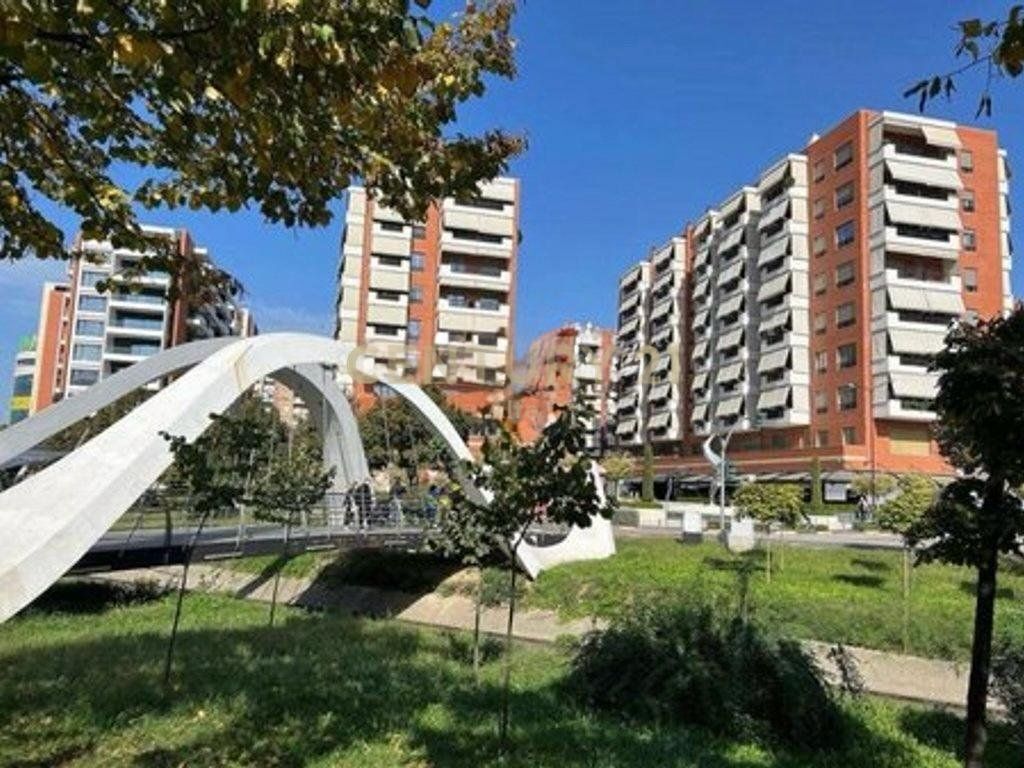 Shitet ambient komercial në Kompleksin Delijorgji – Një nga komplekset më të kërkuara në qytet!