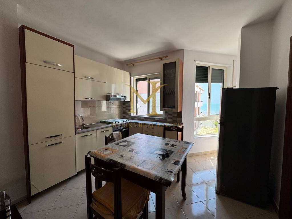 Shitet apartament 2+1 me pamje nga deti në Durrës (zona Plazh Iliria)
