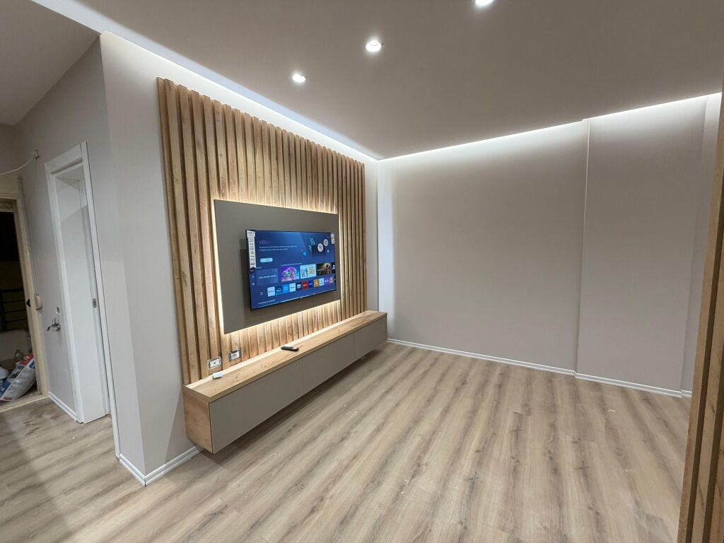 SHITET STUDIO – UJI I FTOHTË, VLORË