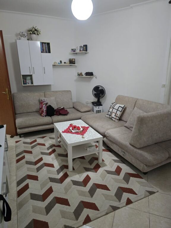 📌Affittasi Appartamento 1+1 – Fresk, vicino alla Scuola “17 Shkurti”