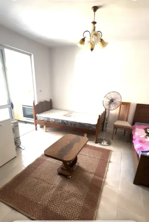 Qera | Garsoniere | Prane Medreses, Rruga Ferit Xhajko | 350 €/muaj