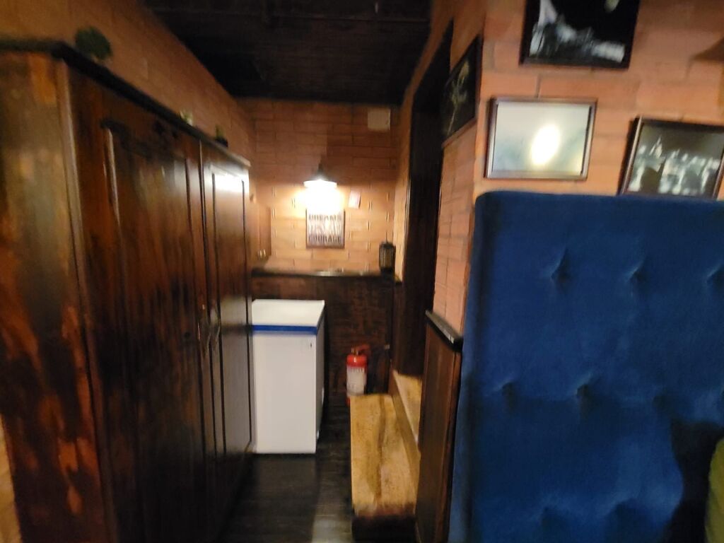 Lokal per shitje, Sheshi Willson