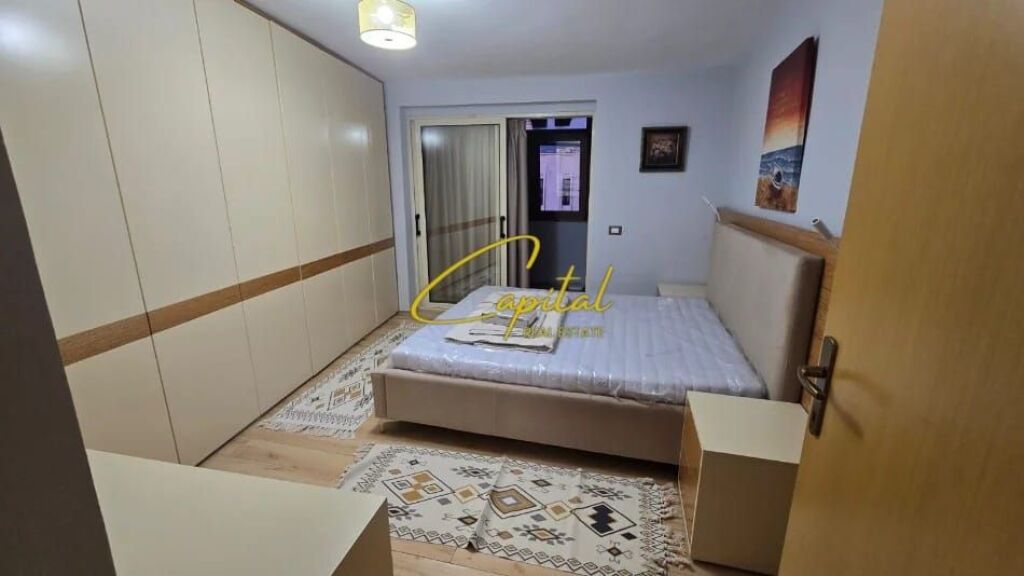 APARTMENT FOR RENT 3+1+2 CENTER 90,000 LEKE