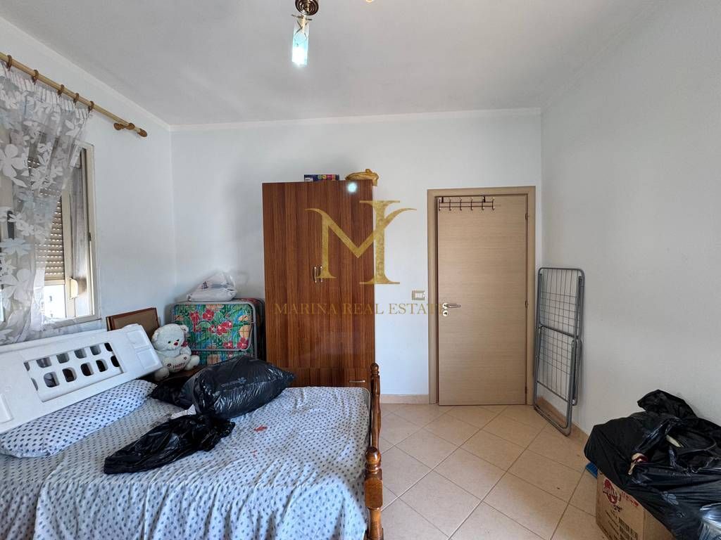 Shitet apartament 2+1, Golem, ana e detit