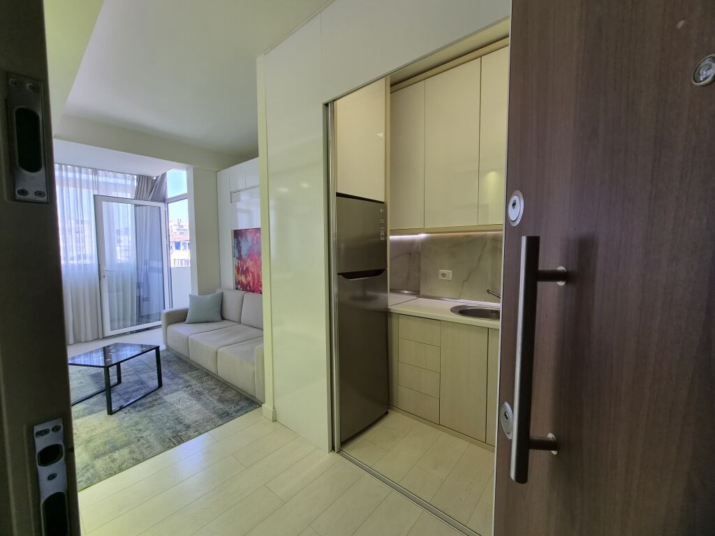 Jepet me Qira Garsoniere – Bllok, Tiranë,🏷️55.000Leke