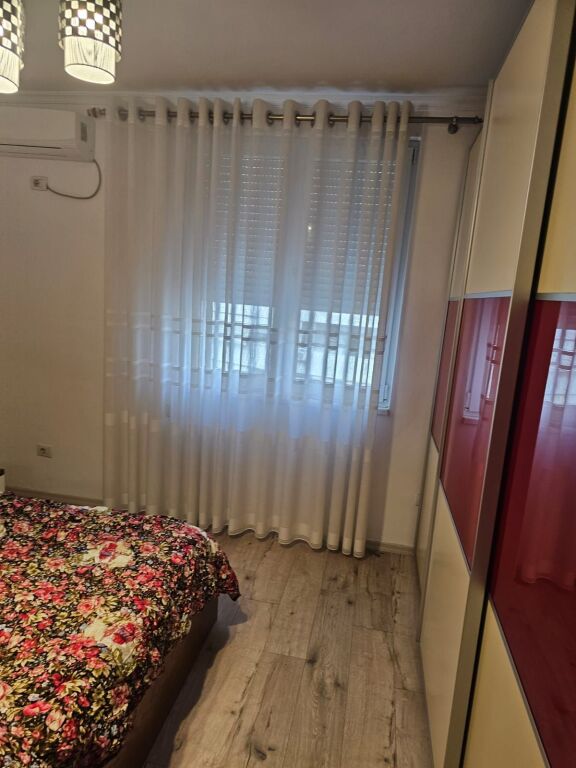 Jepet Apartament 2+1 me qera Tek Kompleks Kontakt, 21 Dhjetori   ID 5272