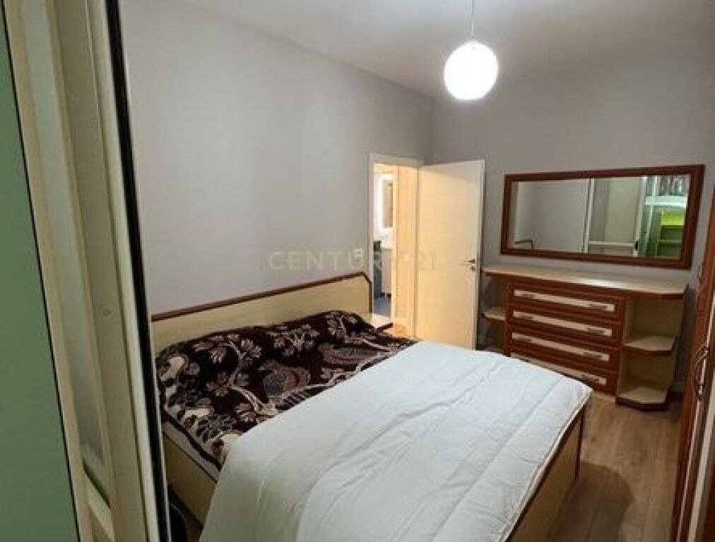 Apartament 2+1 me qira tek Rruga Rrapo Hekali!