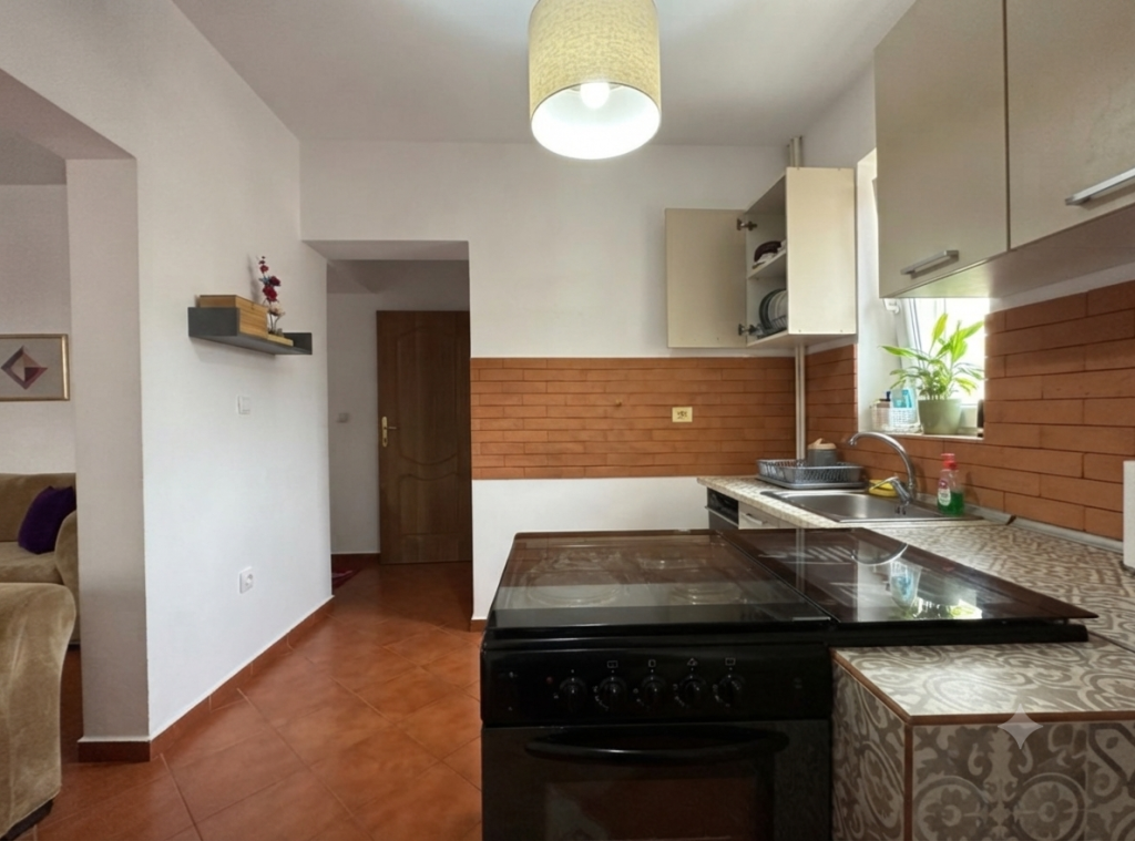 Apartament 1+1, per shitje.  Apartamenti ndodhet ne Rrugen Fortuzi, Tiranë