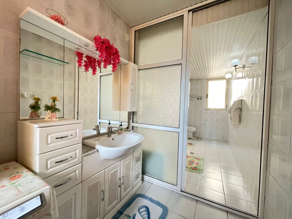 JEPET APARTAMENT ME QERA 2+1, TREGU ELEKTRIK